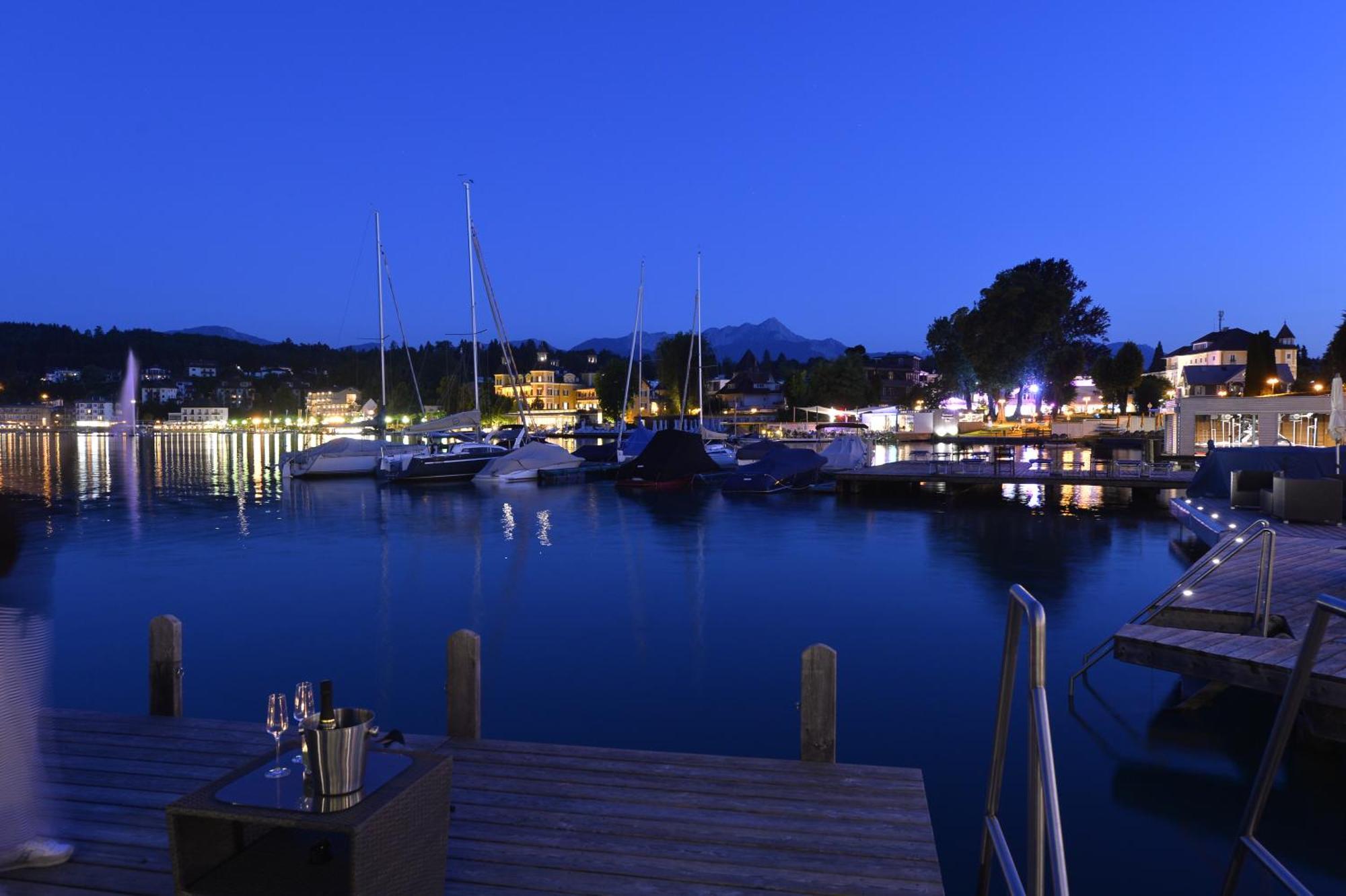 Boutique Apartments Velden フェルデン・アム・ヴェルターゼー エクステリア 写真