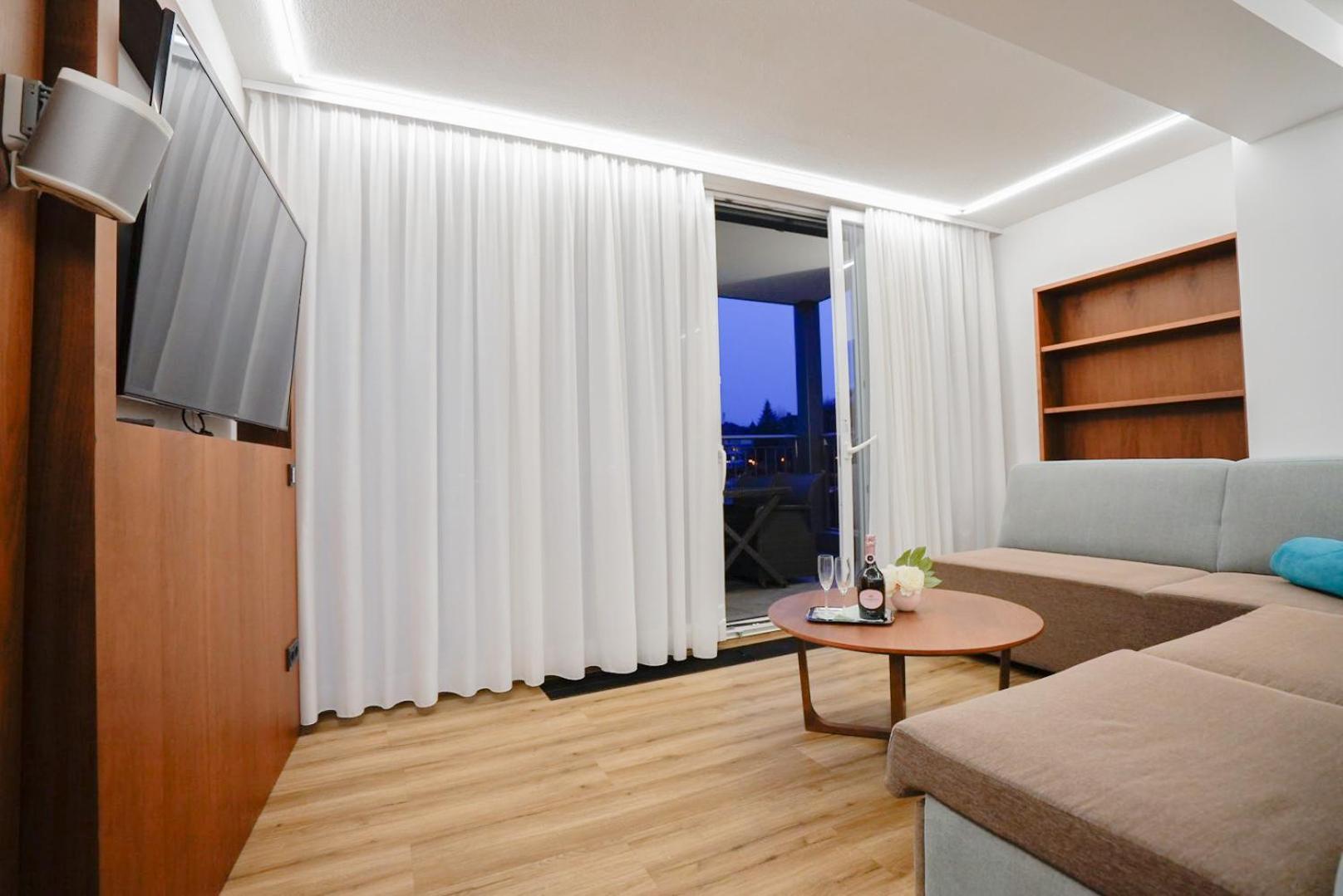Boutique Apartments Velden フェルデン・アム・ヴェルターゼー エクステリア 写真