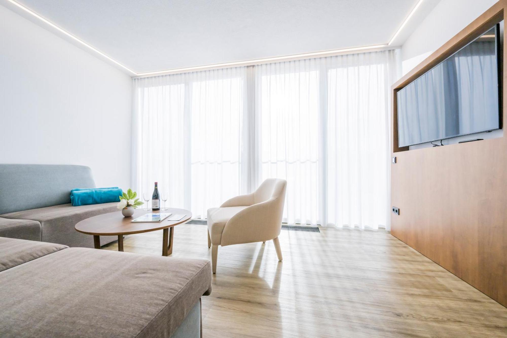 Boutique Apartments Velden フェルデン・アム・ヴェルターゼー エクステリア 写真
