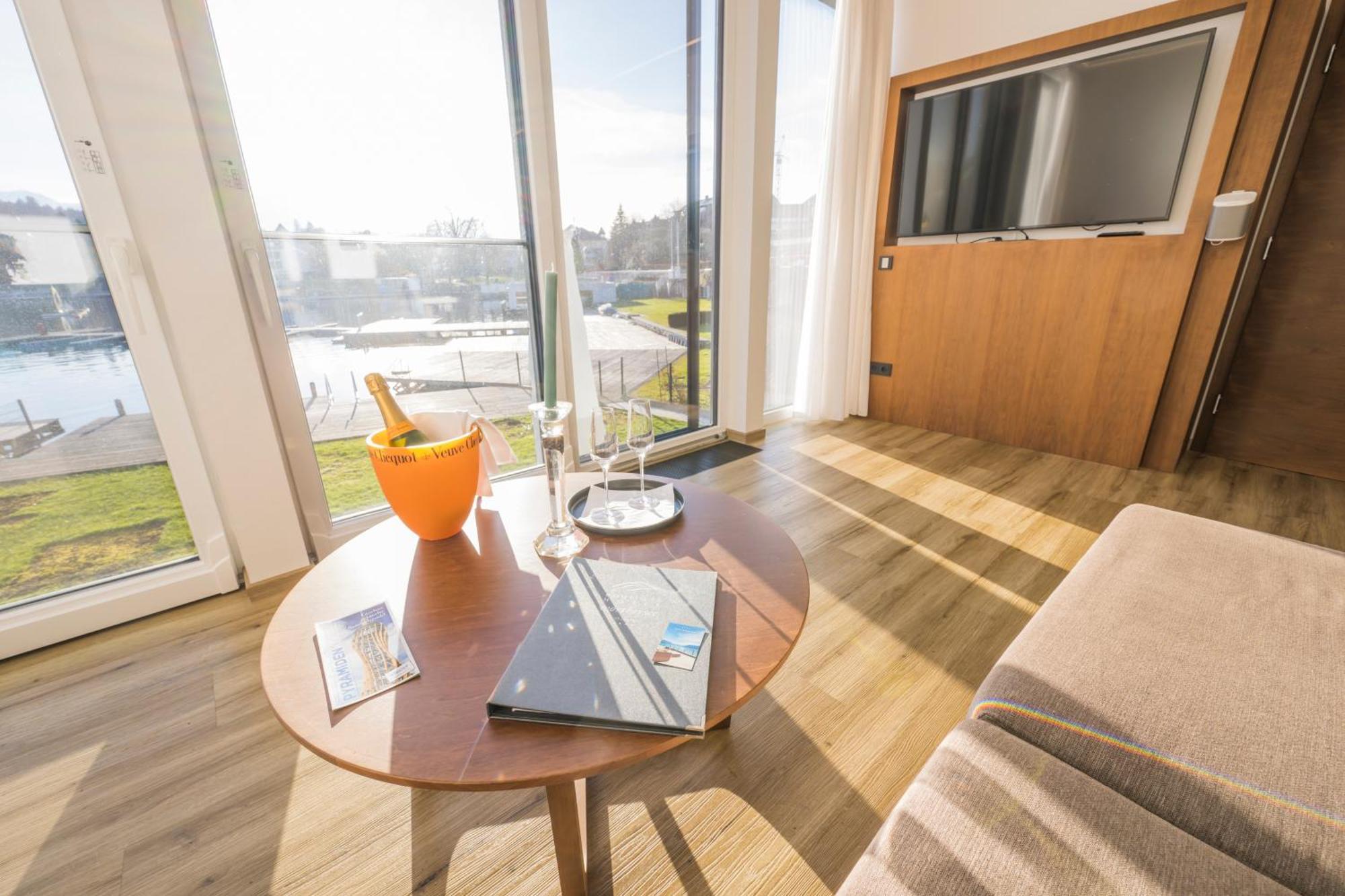 Boutique Apartments Velden フェルデン・アム・ヴェルターゼー エクステリア 写真